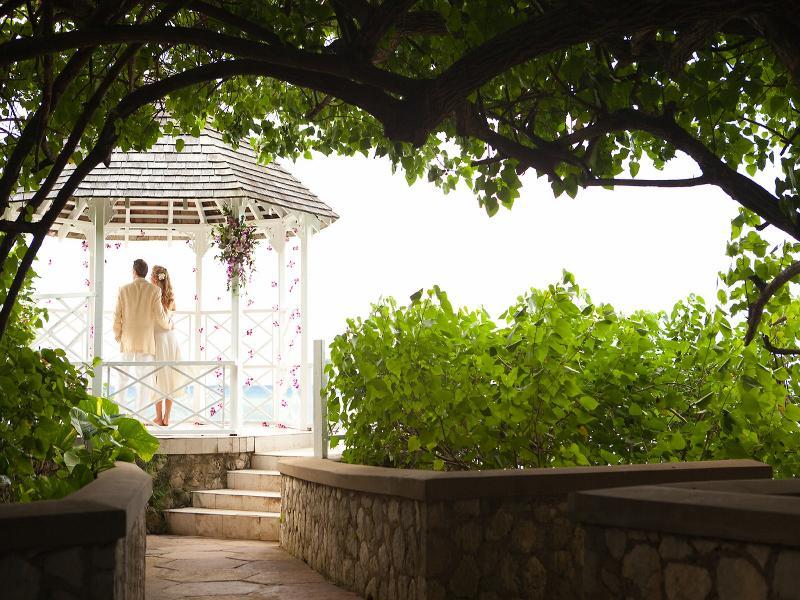 Отель Couples Sans Souci (Adults Only) Очо-Риос Экстерьер фото